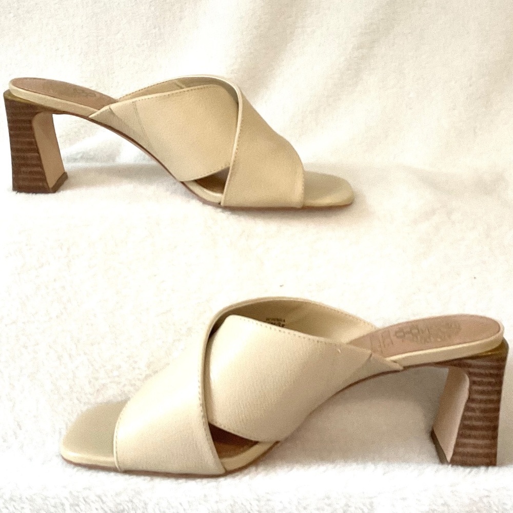 TAN VINCE CAMUTO HEMILA LEATHER CROSSOVER SLIP ON BLOCK HEEL SANDAL SZ  7.5M/38 - Picture 2 of 13